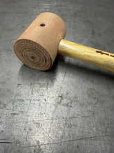 Load image into Gallery viewer, 2.5" Raw Hide hammer